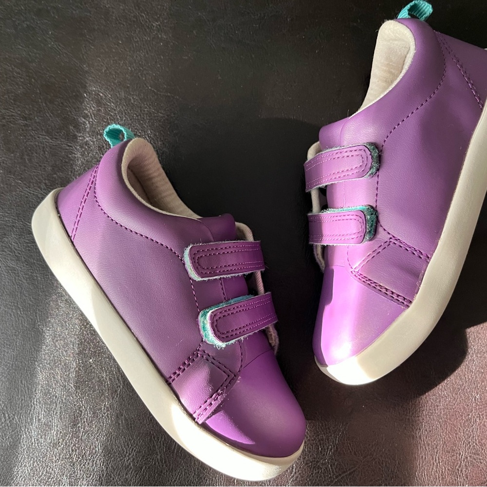 Ten Little Shoes 9.5